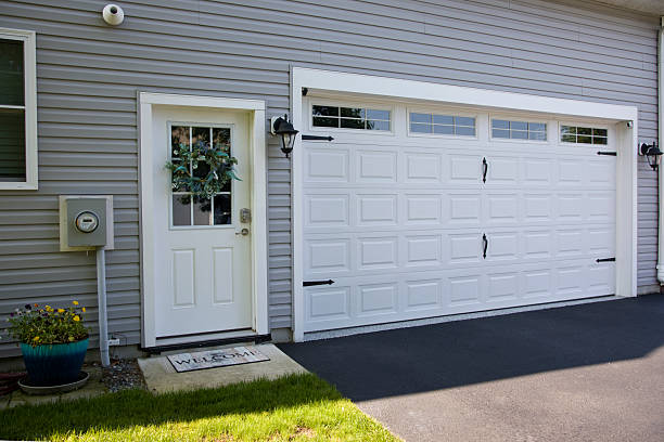 24/7 Emergency Garage Door Panel Replacement experts in Golden Beach, MD